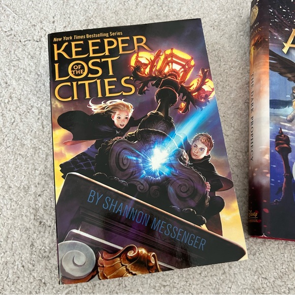 Set of 2 - Fiction Young Adult Books - Picture 2 of 12